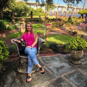 Meet your Posher, Danielle